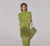 zelená pletená velká kabelka