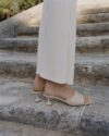 nude buty