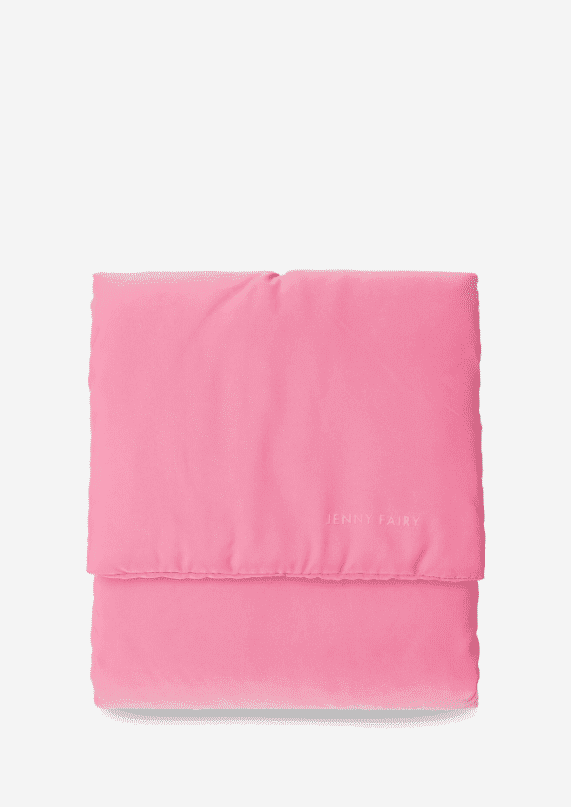 różowy puchowy szalik