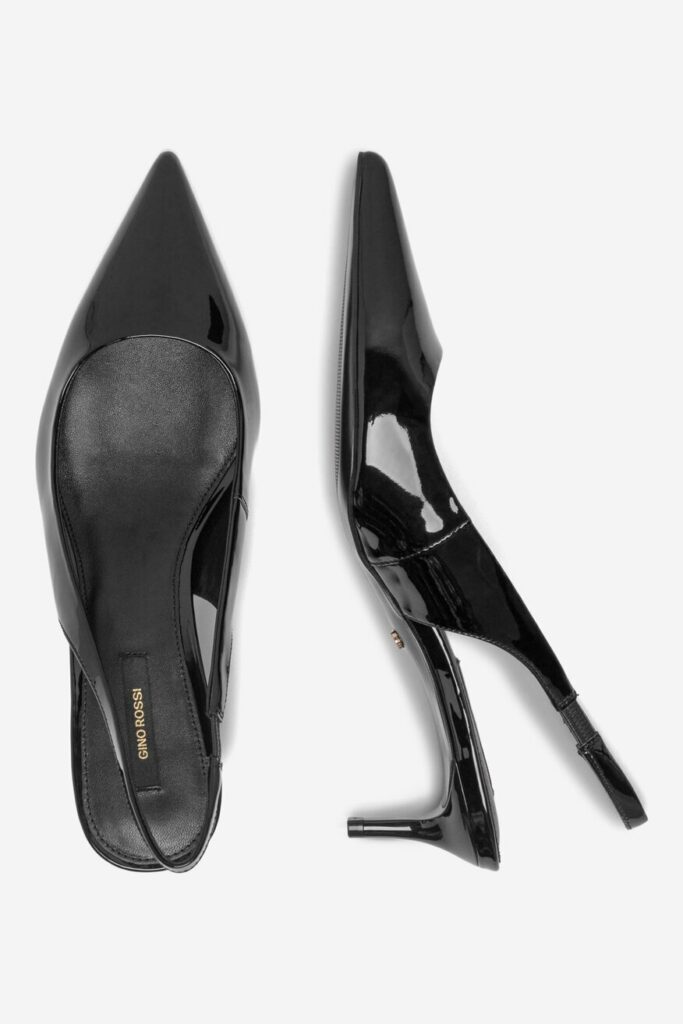 czarne buty slingback lakierowane