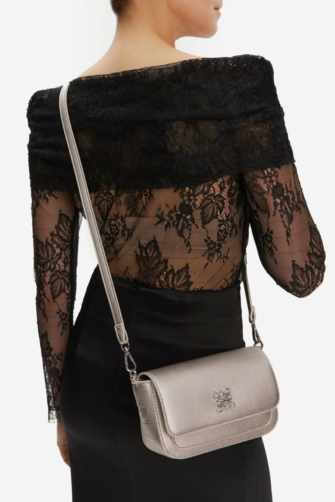 srebrna torebka na sylwestra