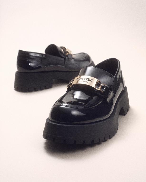 loafersy na grubej podeszwie buty na jesień 2025 trendy