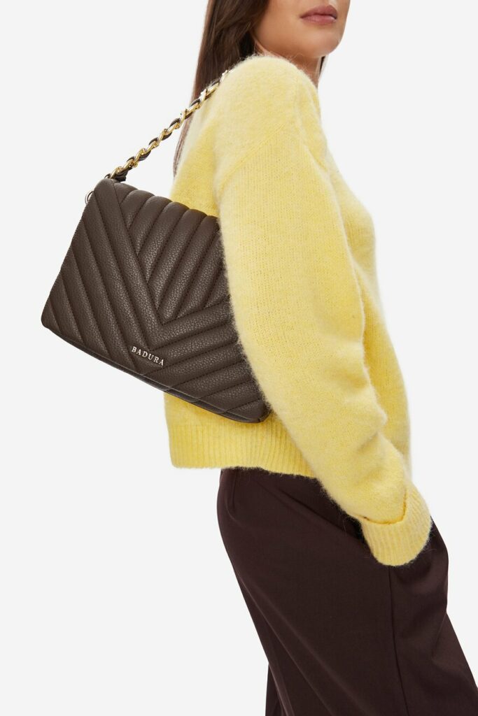 na zimę, stylowa torebka na łańcuszku