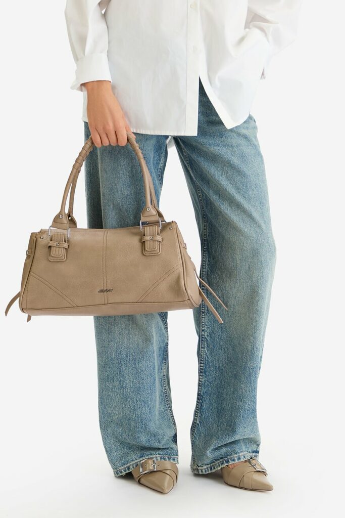 modne torebki 2026, bezowa torebka