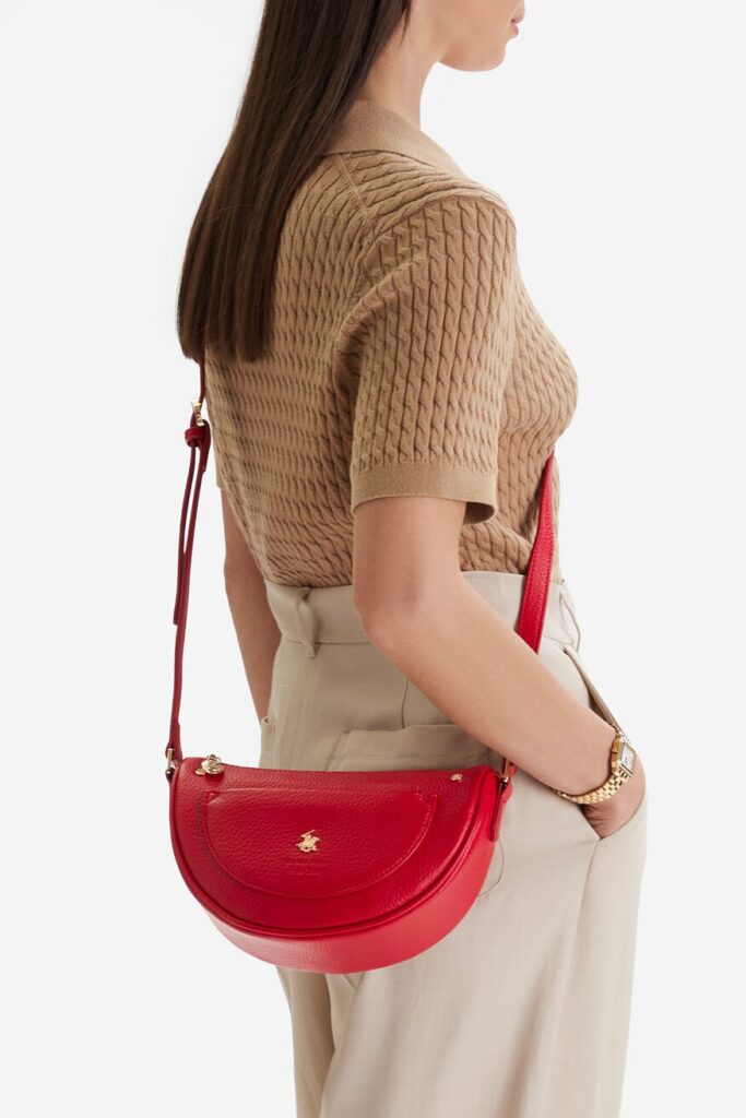 czerwona torebka na prezent na walentynki 