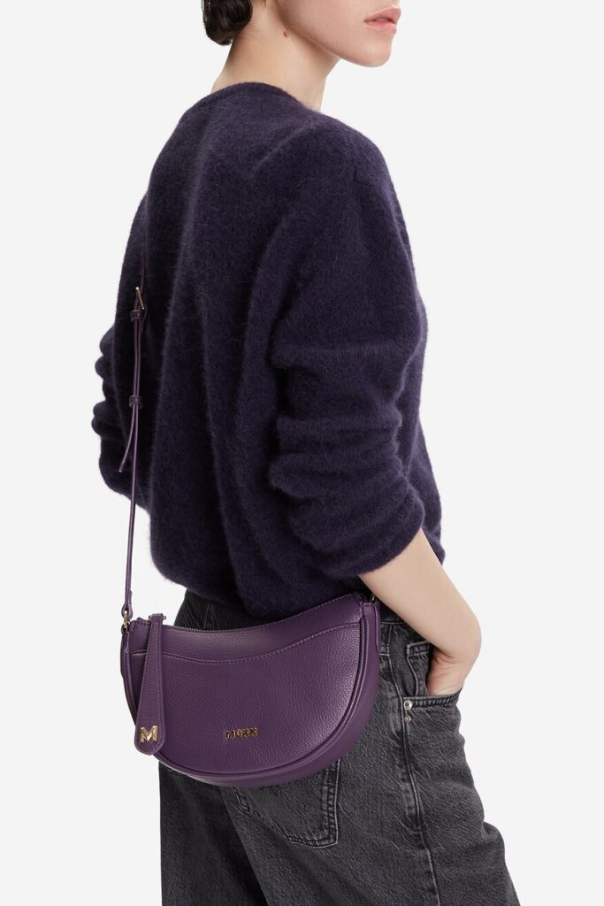 Modne kolory torebek na wiosnę-lato 2026: fiolet i bakłażan