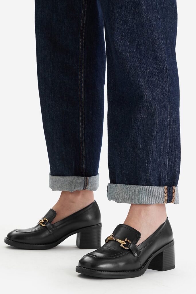 Buty wiosenne na słupku – zobacz mokasyny w nowoczesnej odsłonie!