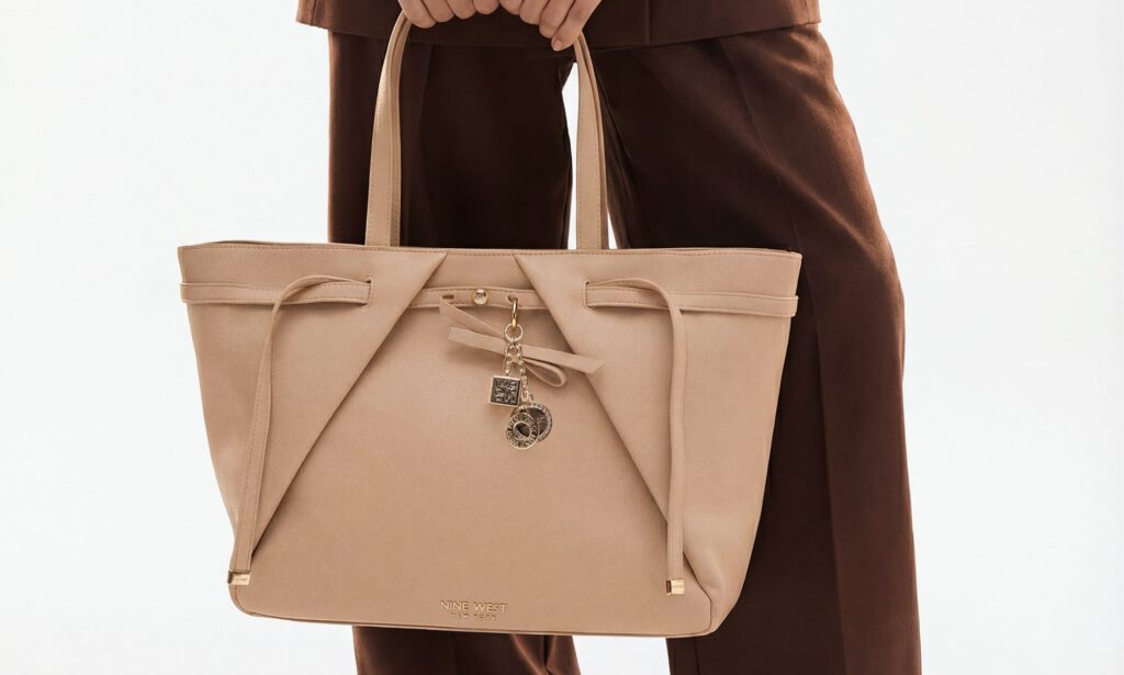 modne kolory torebek na wiosnę-lato 2026