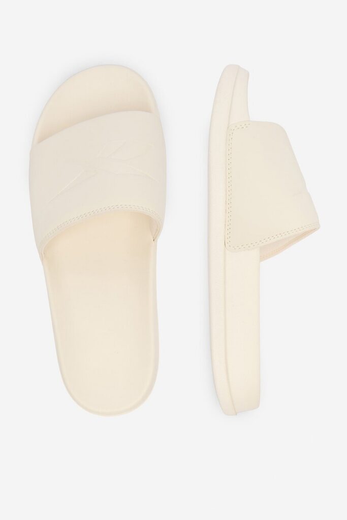 Modne klapki na lato 2026: sportowe